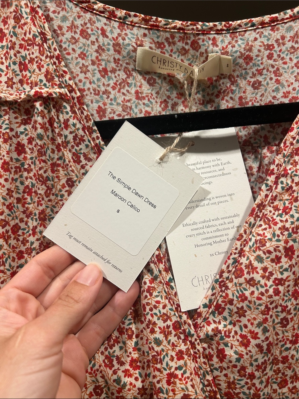 The Simple Dawn Dress | Maroon Calico × 1 - Picture 6 of 7